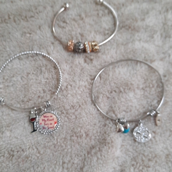 3 bangle bracelets - Picture 1 of 4